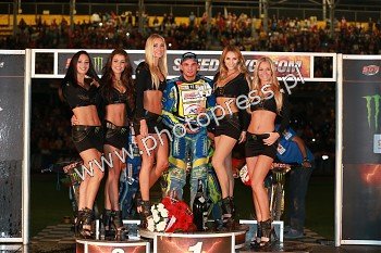 14014-05719 Zmarzlik dziewczyny.JPG